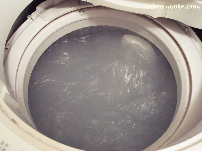 洗いモードで酸素系漂白剤を撹拌する